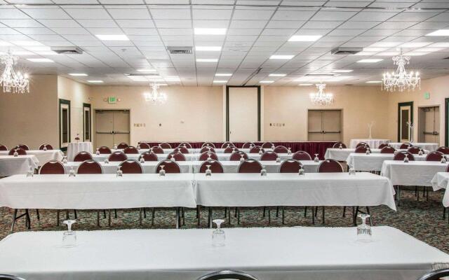 Quality Inn & Suites Escanaba North