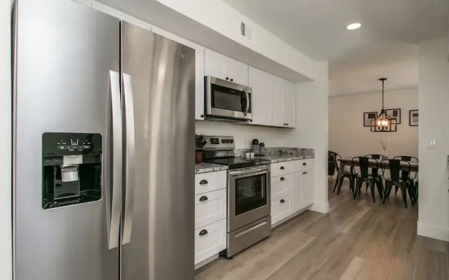 Upgraded 4-bdrm Beautiful Home W/pool!