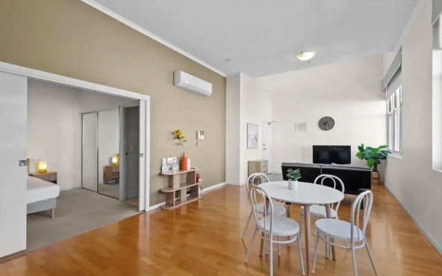 Modern 1-bed Apartment in Spring Hill