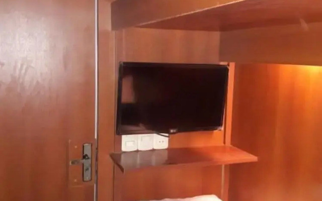 Onkel Inn Airport Sleepbox