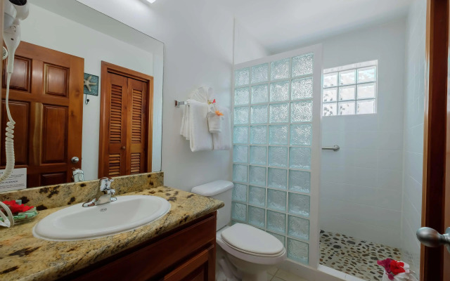 Best Western Grand Baymen Gardens