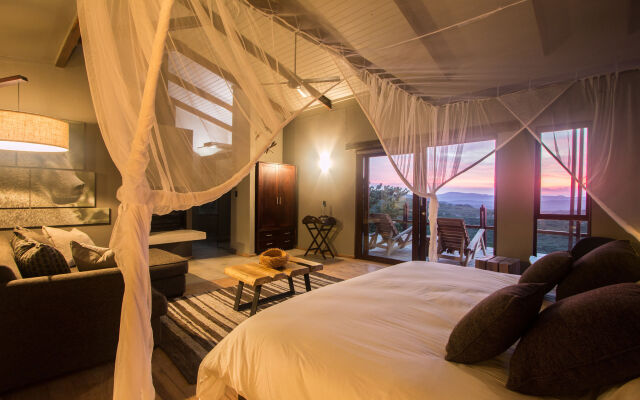 Rhino Ridge Safari Lodge