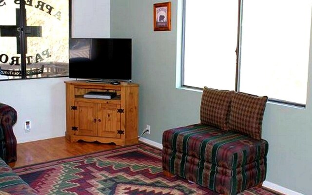 Moonridge Den- One Bedroom