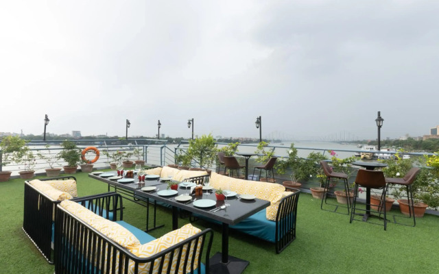 Polo Floatel Kolkata