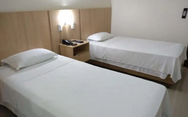 Victoria Plaza Hotel
