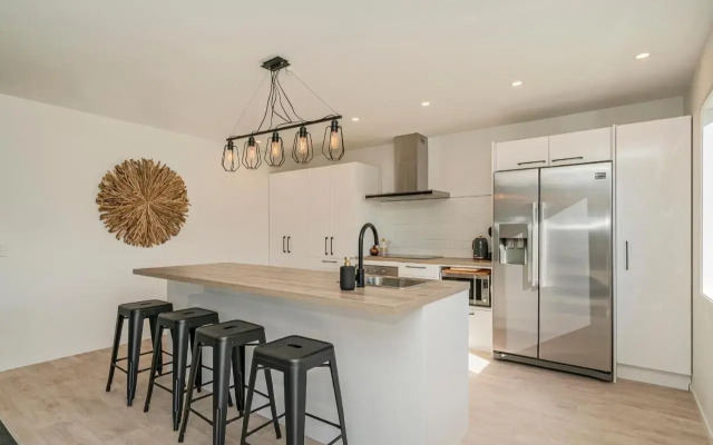 Sundaze Escape - Cooks Beach Holiday Home