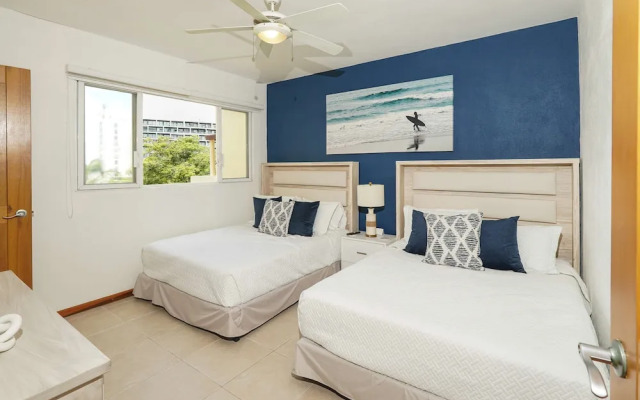 Sleeps 10 Views Beach 1 Block