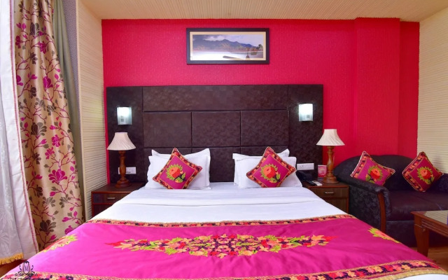 Hotel The Grand Mamta