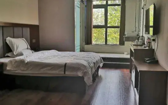 Yuechi Jintai Business Hotel