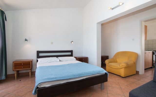 Apartments Jakov