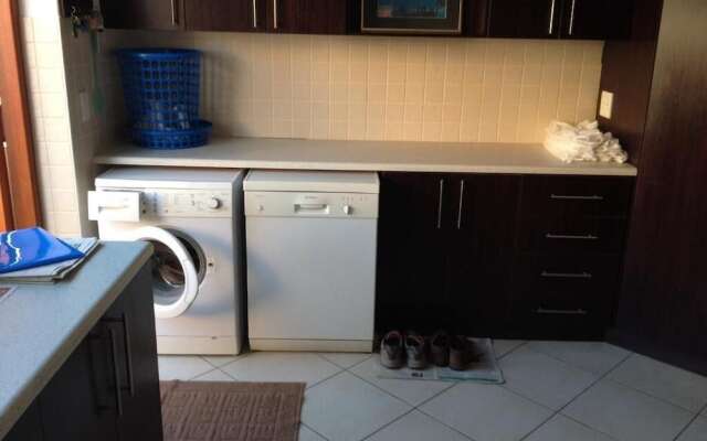 Shallow Water Inn Guesthouse