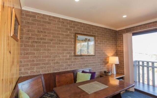 Lodge 67, 3/58 Townsend Street