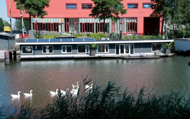 Bed Breakfast Boat