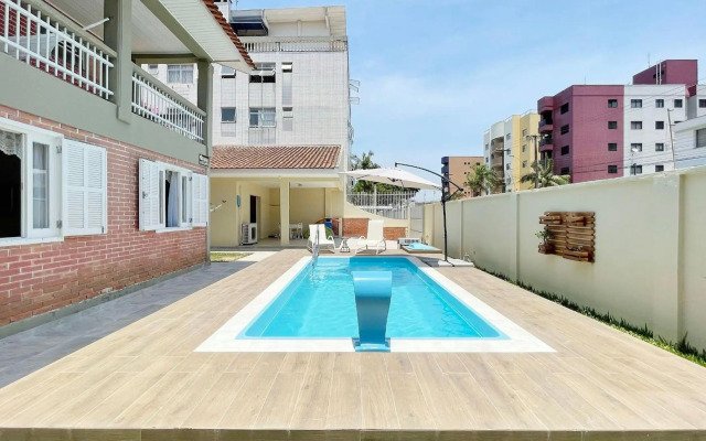 Maravilhoso Sobrado com Vista para o Mar