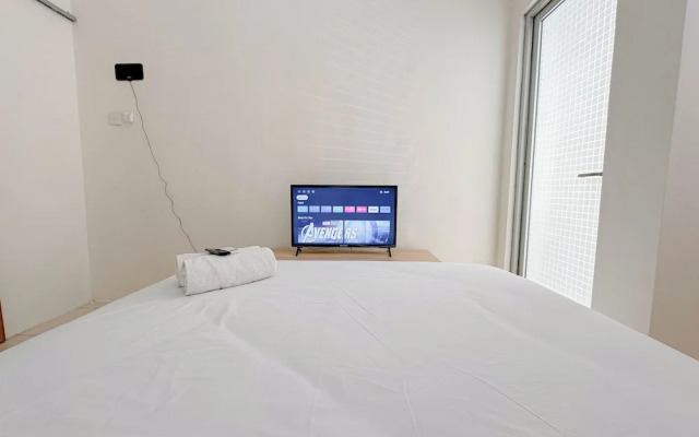 Modern Studio and Chic at Pavilion Permata Apartment