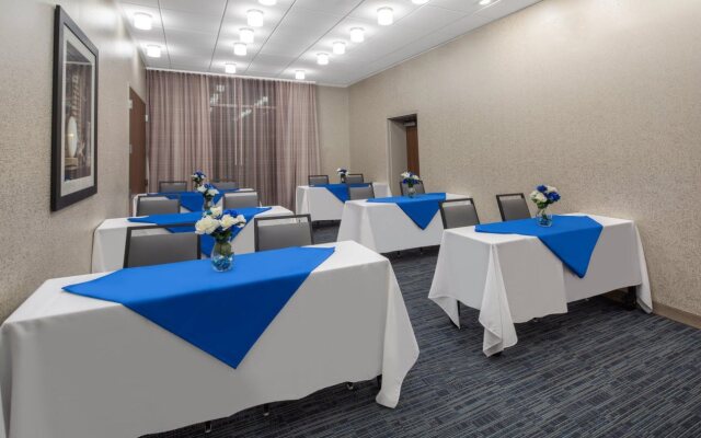 Holiday Inn Express & Suites Chico by IHG