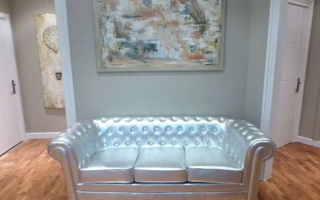 Super Balmes Guest House