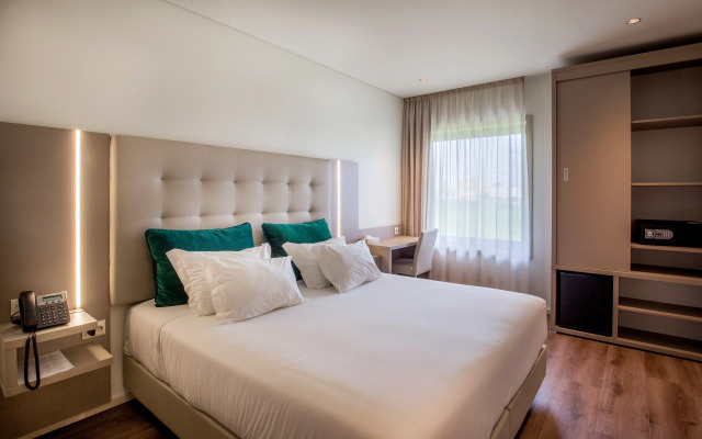 Oporto Airport & Business Hotel