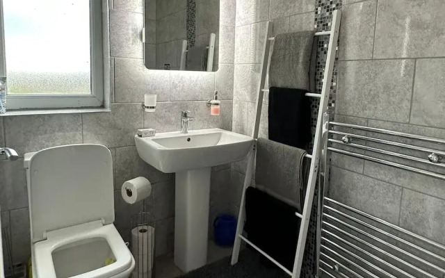 The Hideaway Home BD5 - 2 Bed Lovely Modern House