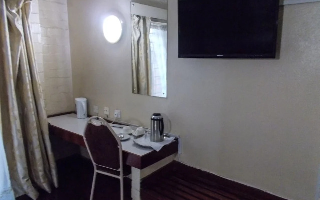 Ndeke Hotel
