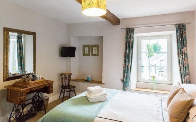 Hutton House Bed and Breakfast