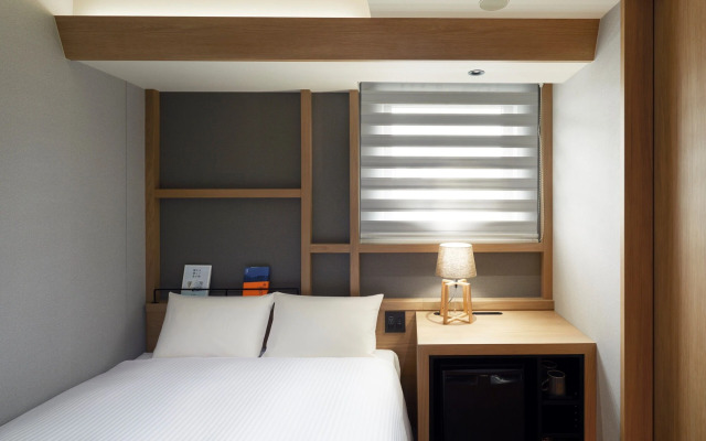 Lamp Light Books Hotel Sapporo