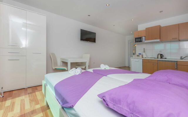 Apartments Road star