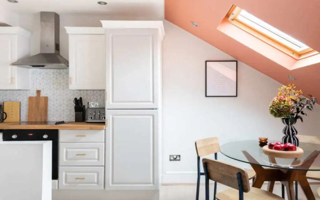 The Kilburn Escape - Modern & Bright 1bdr Apartment With Balcony