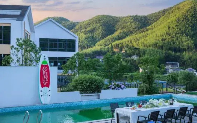 Maitian Starisle Streaming Pool Designer Stay (Yun Shang Grassland Resort Hotel)