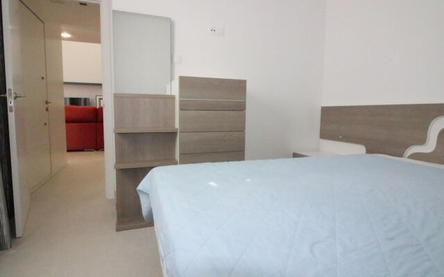 Villa con piscina Activa28