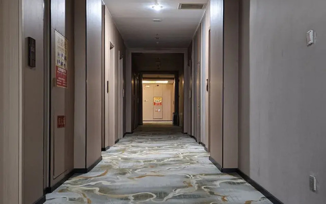 Baiyin Renan Hotel