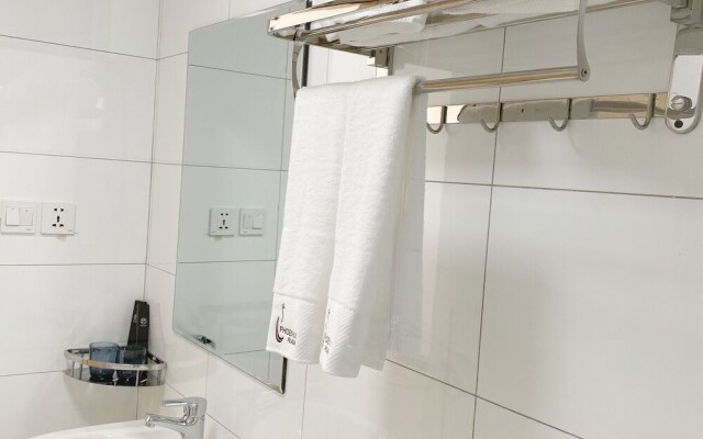 Phoenix Apartment by LINK