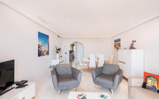 2207-Modern apt with terrace and amazing seaview