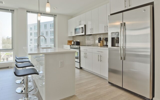 Sunny Lower Allston Suites by Sonder