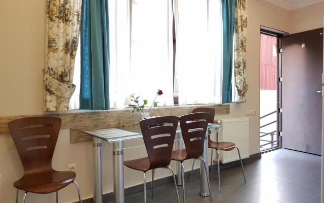 Archie's Apartment in Old Town