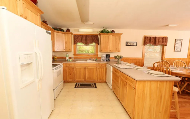 Walnut Grove 2 3 Br cabin by RedAwning