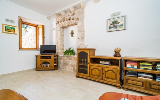 Amazing Apartment in Donje Obuljeno With Wifi and 2 Bedrooms