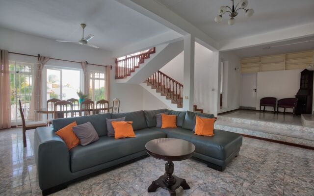 Hibiscus Villa - 5 Rooms