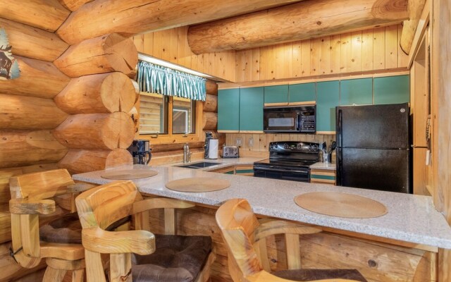 Moosehead Lodge 3 Bedroom Home by NW Comfy Cabins