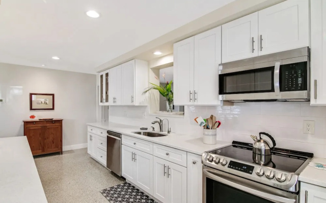 Mango House Immaculate 3 BDR in Boynton Beach!
