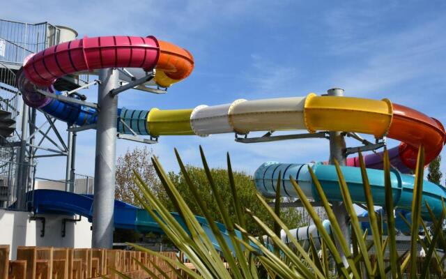 Camping Le Puits Rochais ****
