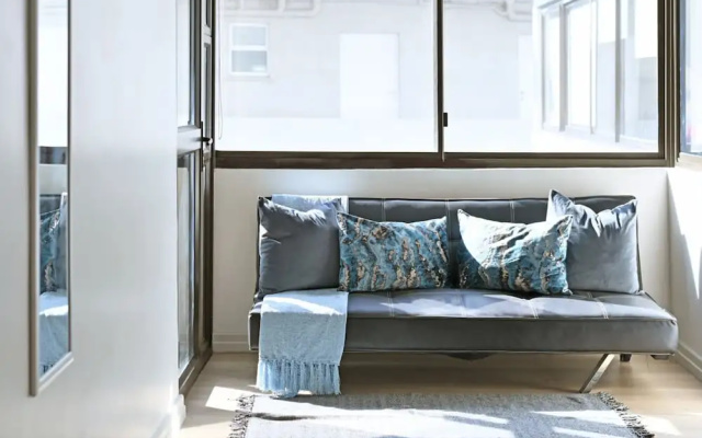 Spacious 3 Bed Apartment Sea Point Ocean Views