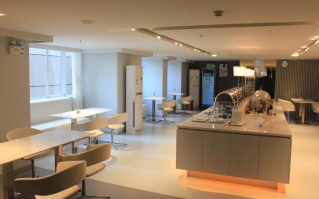 Jinjiang Inn Xiangzhou Inter-city Bus Station Hotel