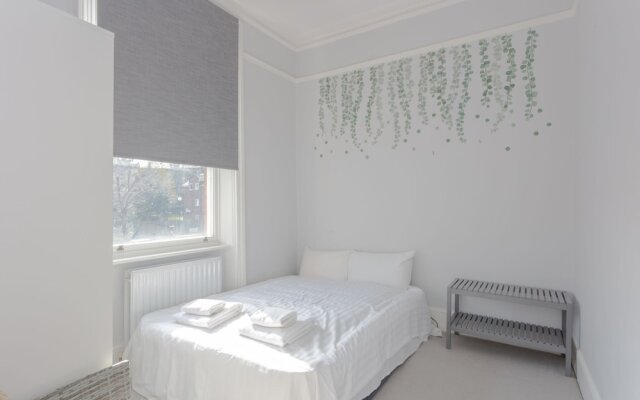 Newly Renovated 3 Bedroom Apartment in North West London