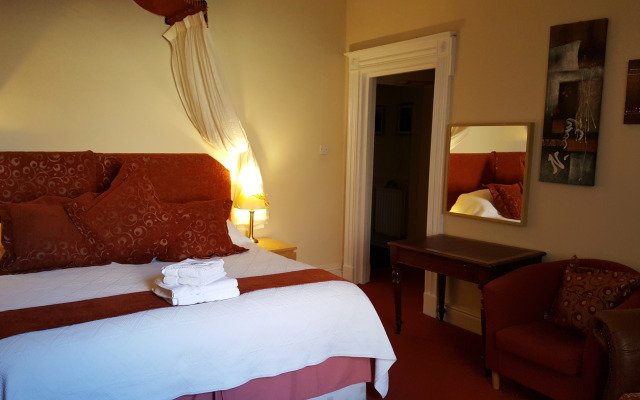 The Edward Hotel