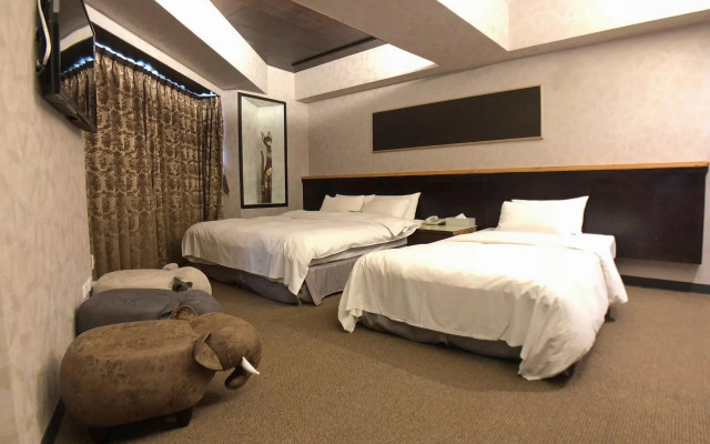 CHECK inn Express Taichung Fengchia