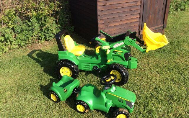 Dawn Chorus Holidays