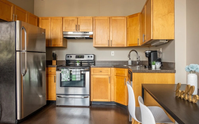FRONTDESK East 8 Loft Apts Downtown Cincinnati