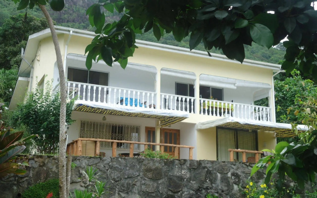 Lemongrass Lodge