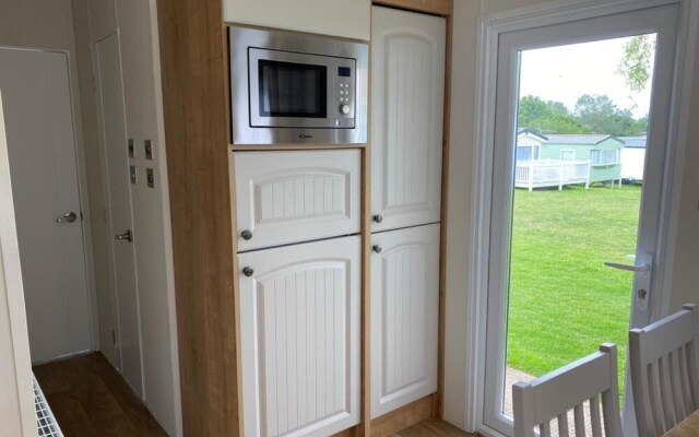 Cozy 2 Bedroom Lodge in Sandown, Isle of Wight